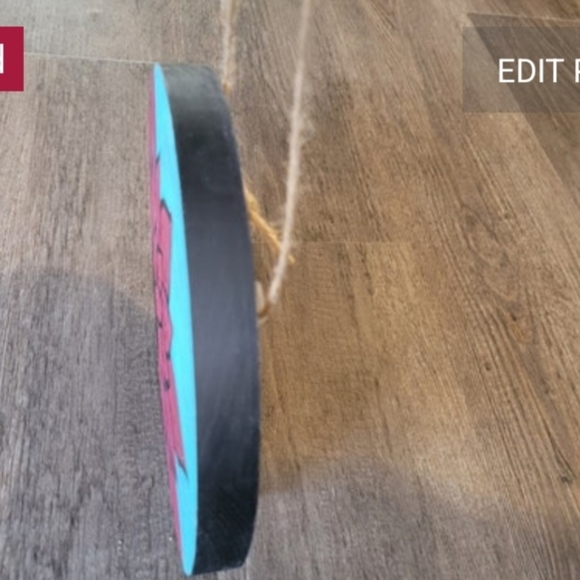 Red floral painting - Picture 2 of 2